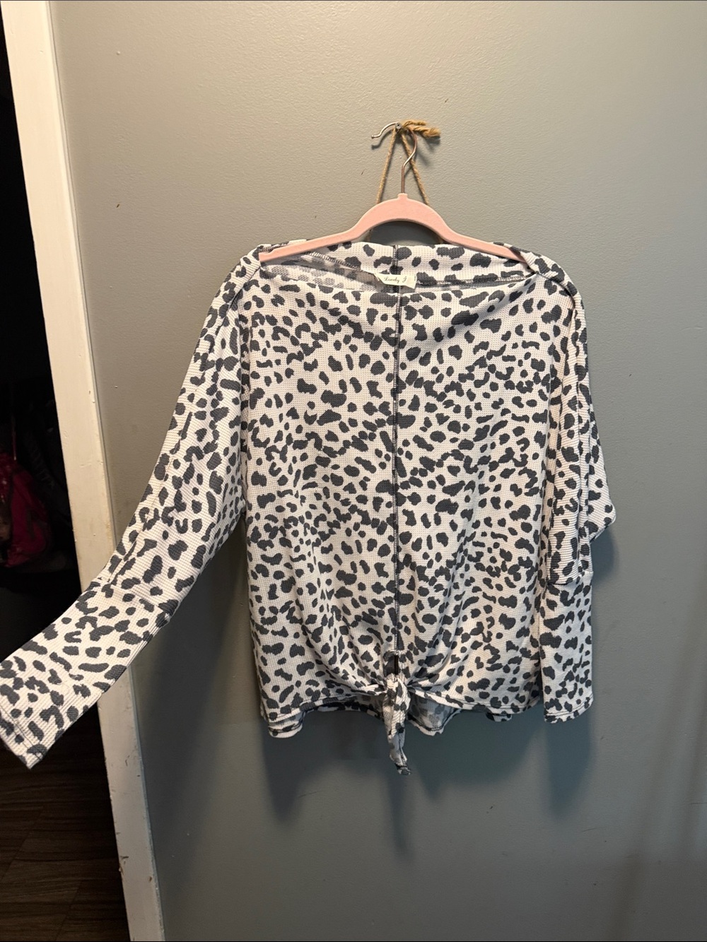Women’s Black & White Leopard Tie-Hem Sweatshirt